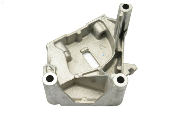 Opel / Corsa D Sağ Motor Kulağı Braketi