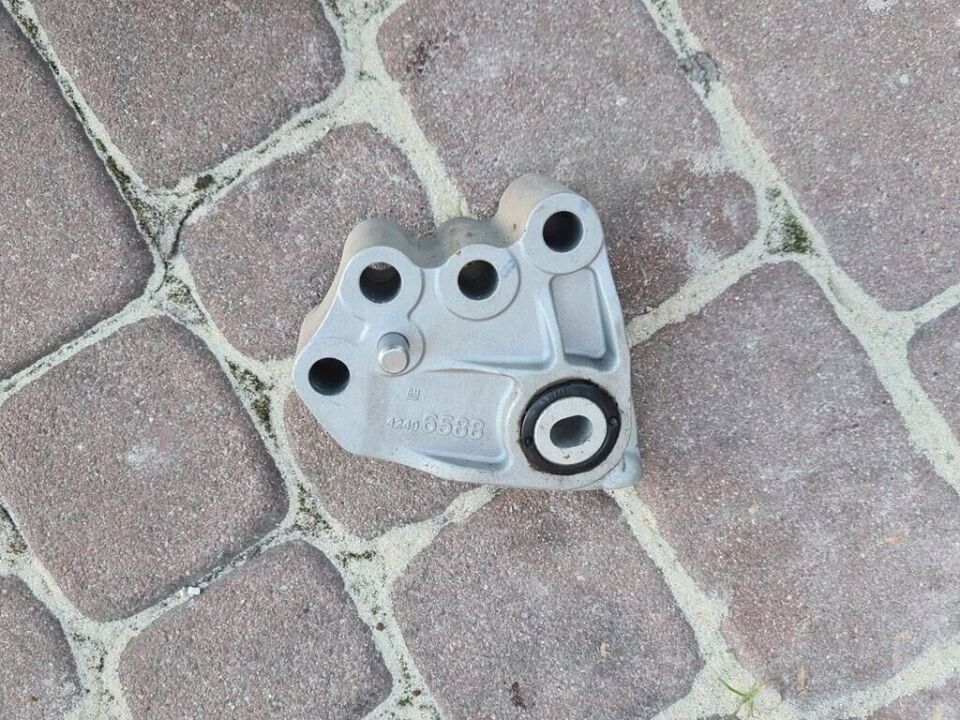 Opel / Astra K Motor Takozu Üst