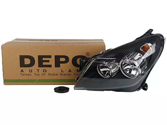 Opel / Astra H 1.Sınıf Sol Far Siyah Zeminli Depo Marka