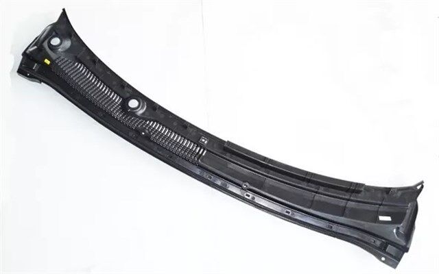 Chevrolet / Yeni Aveo (T300)  T300 Ön Cam Izgarası