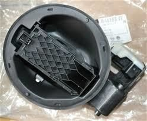 Opel / İnsignia Yakıt Dolum Yuvası Depo Kilit Motoru Üzerinde