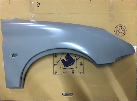 Peugeot 206 Uyumlu  Sağ Ön Çamurluk Sinyal Delikli İran Montaj